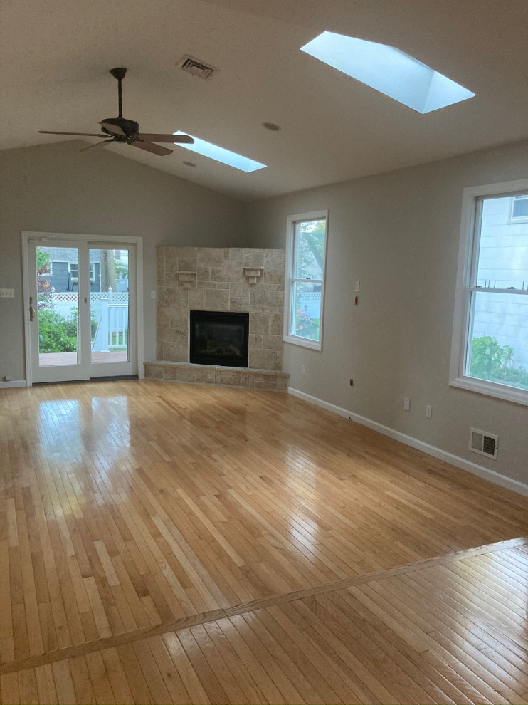 Choosing Couch and Rug Colors for Gray Living Room