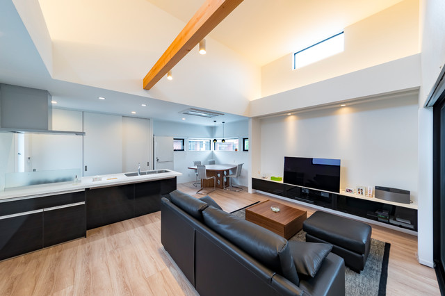 池下の家２ moderno-salon