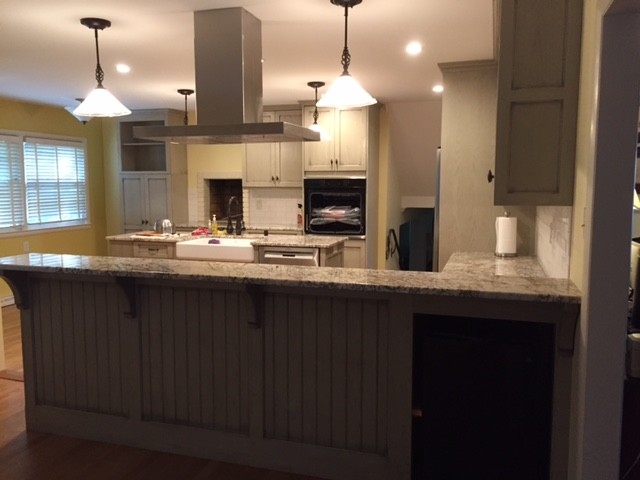 Kitchen - transitional kitchen idea