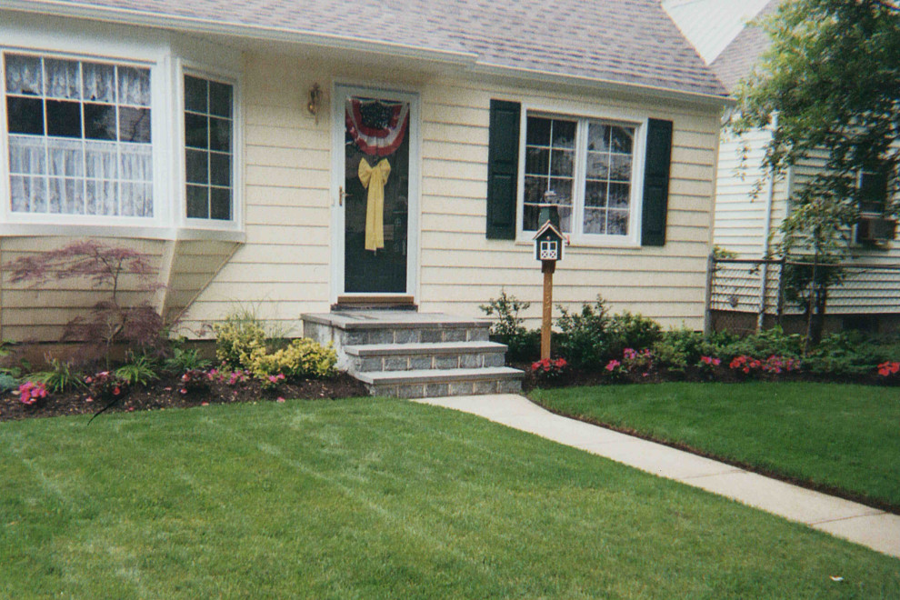 Foundation planting front yard landscape