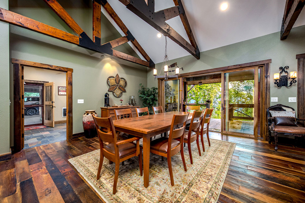 Dining room - rustic dining room idea