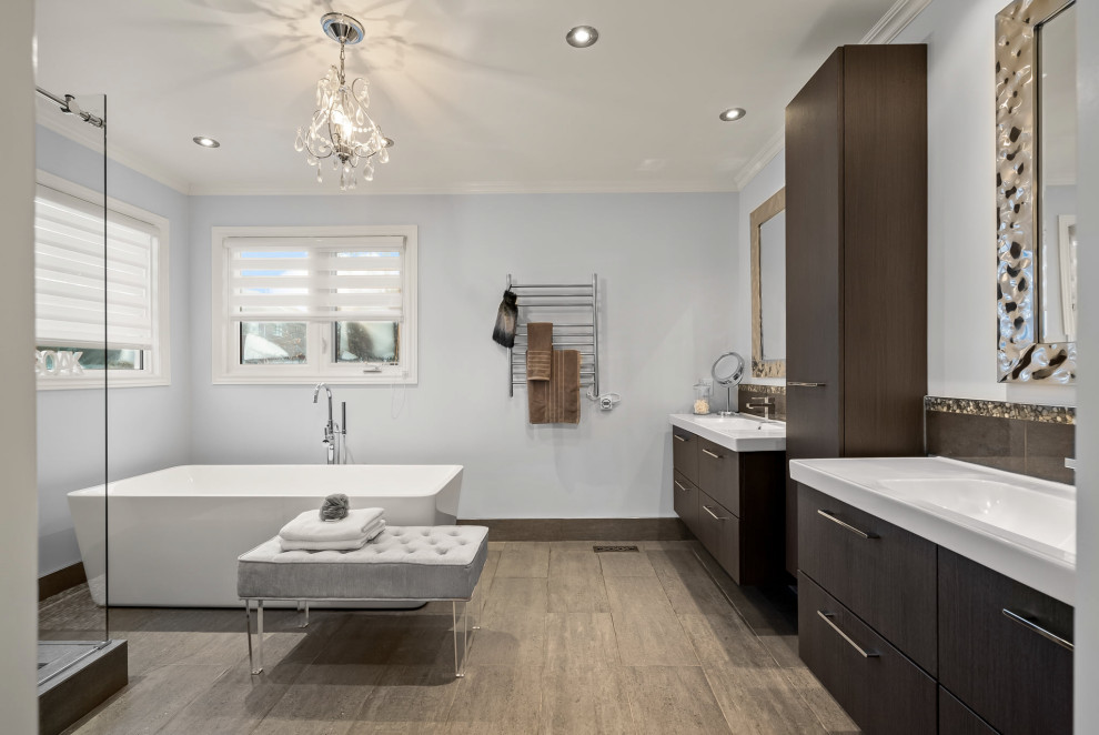 Home design - transitional home design idea