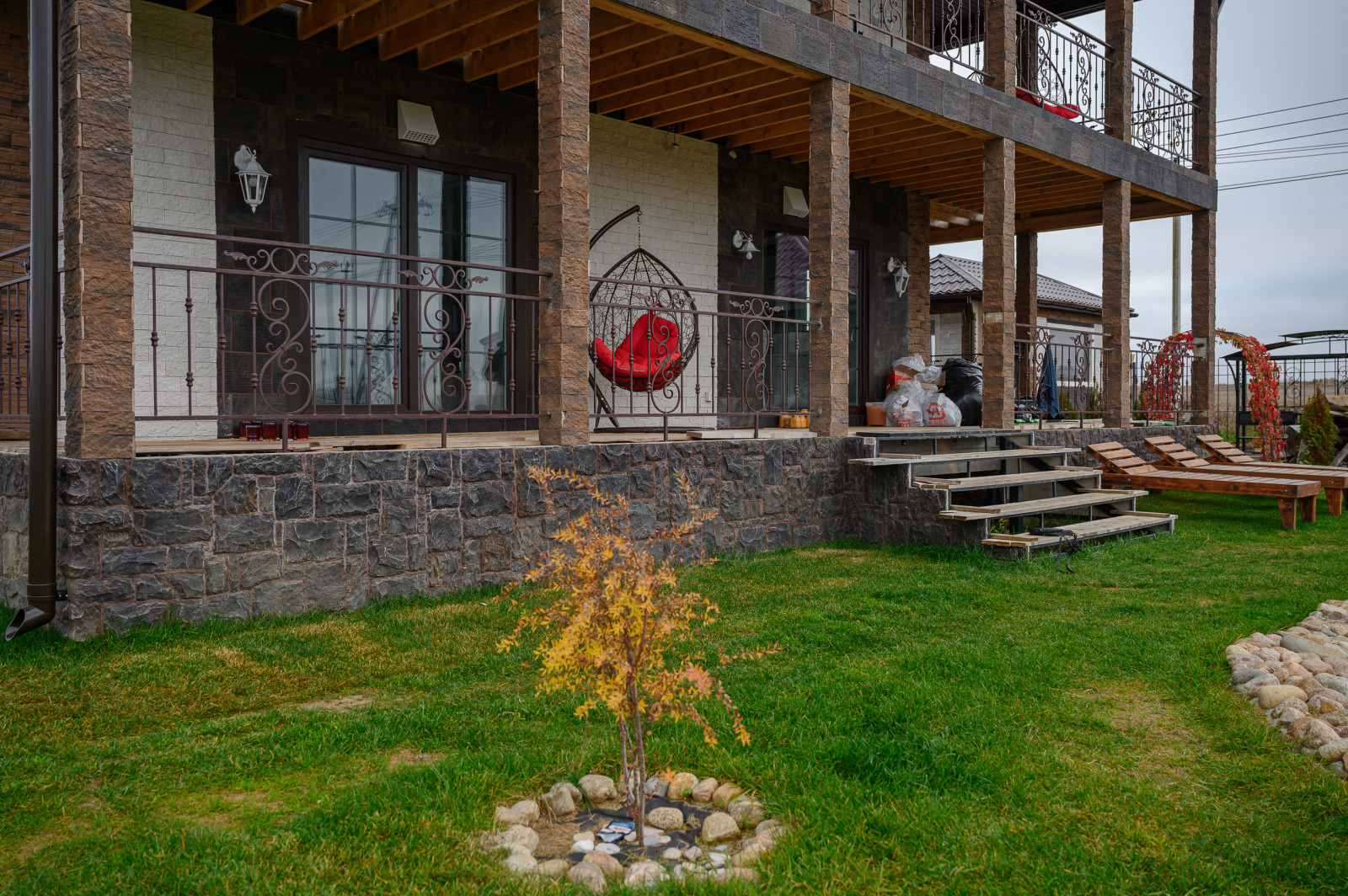 Ломоносовский район Санкт-Петербурга. Дом для семьи с шестью детьми.