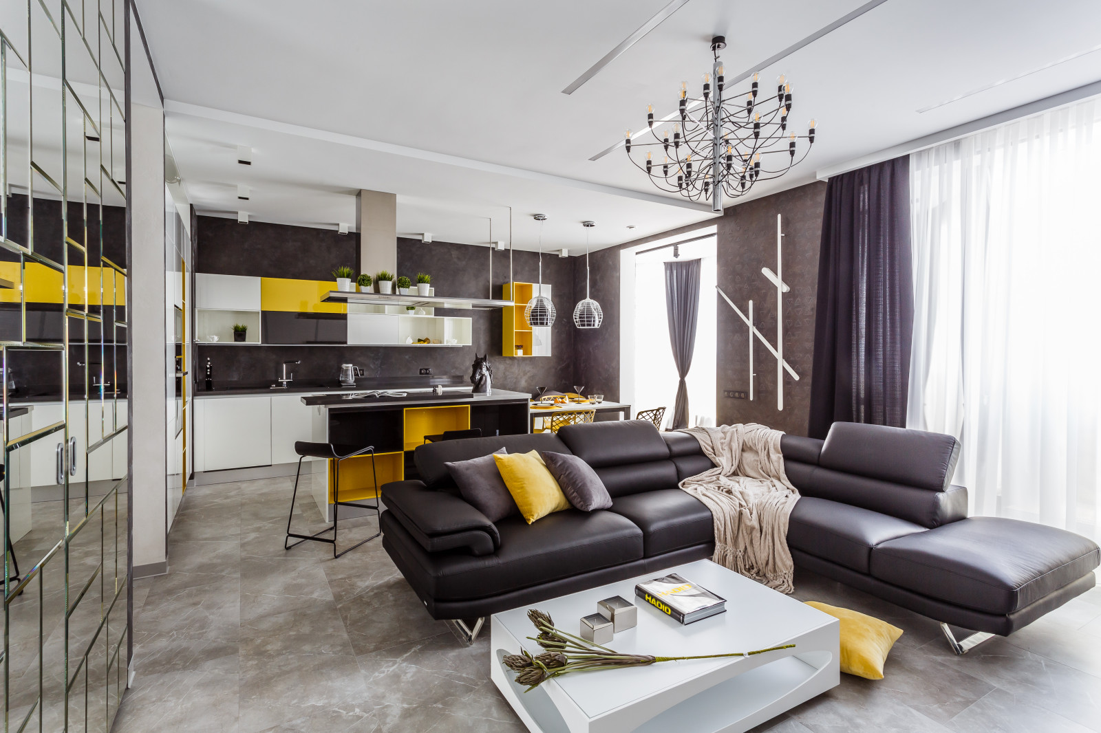 Фото гостиной реализованного проекта квартиры ЖК "Адмирал".