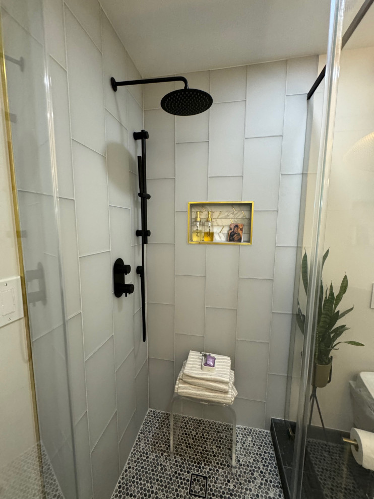 Calming Master Bathroom in Alameda