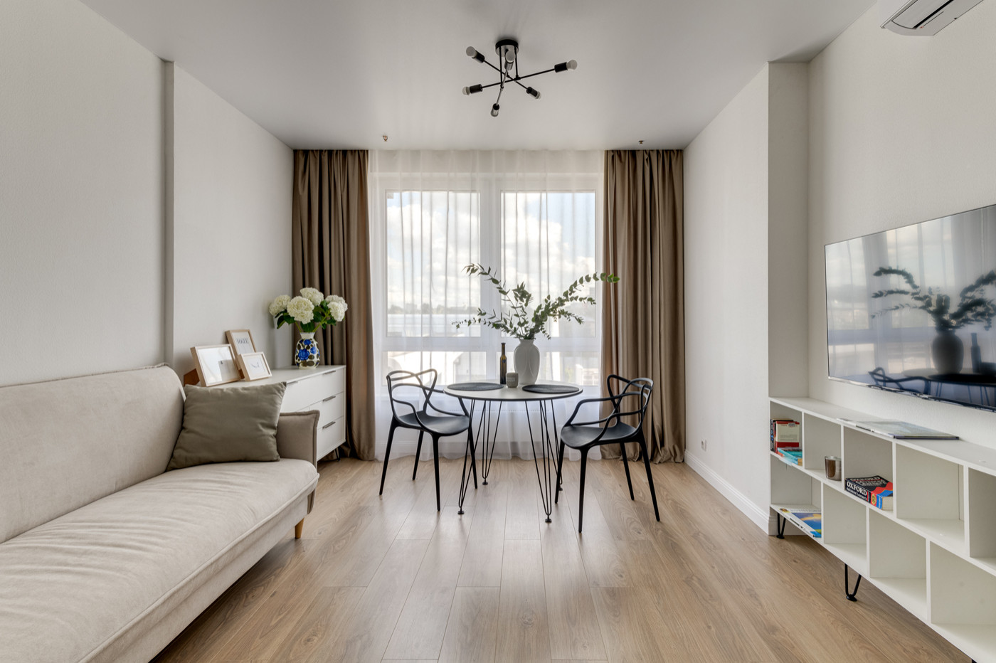 Light one bedroom apartment