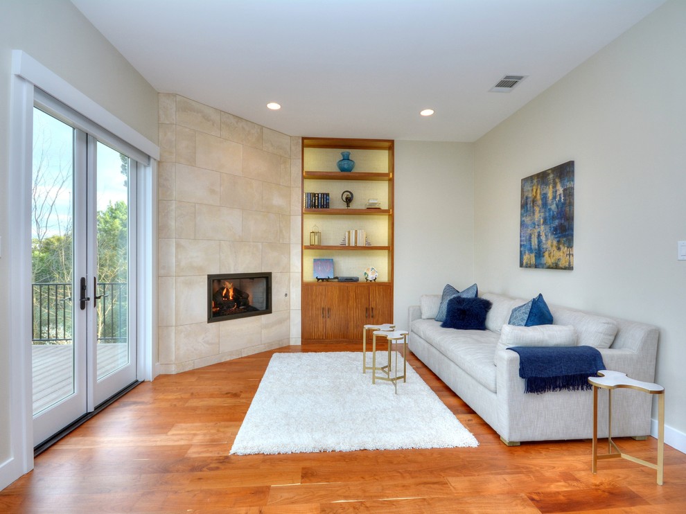 Transitional home design photo in Denver