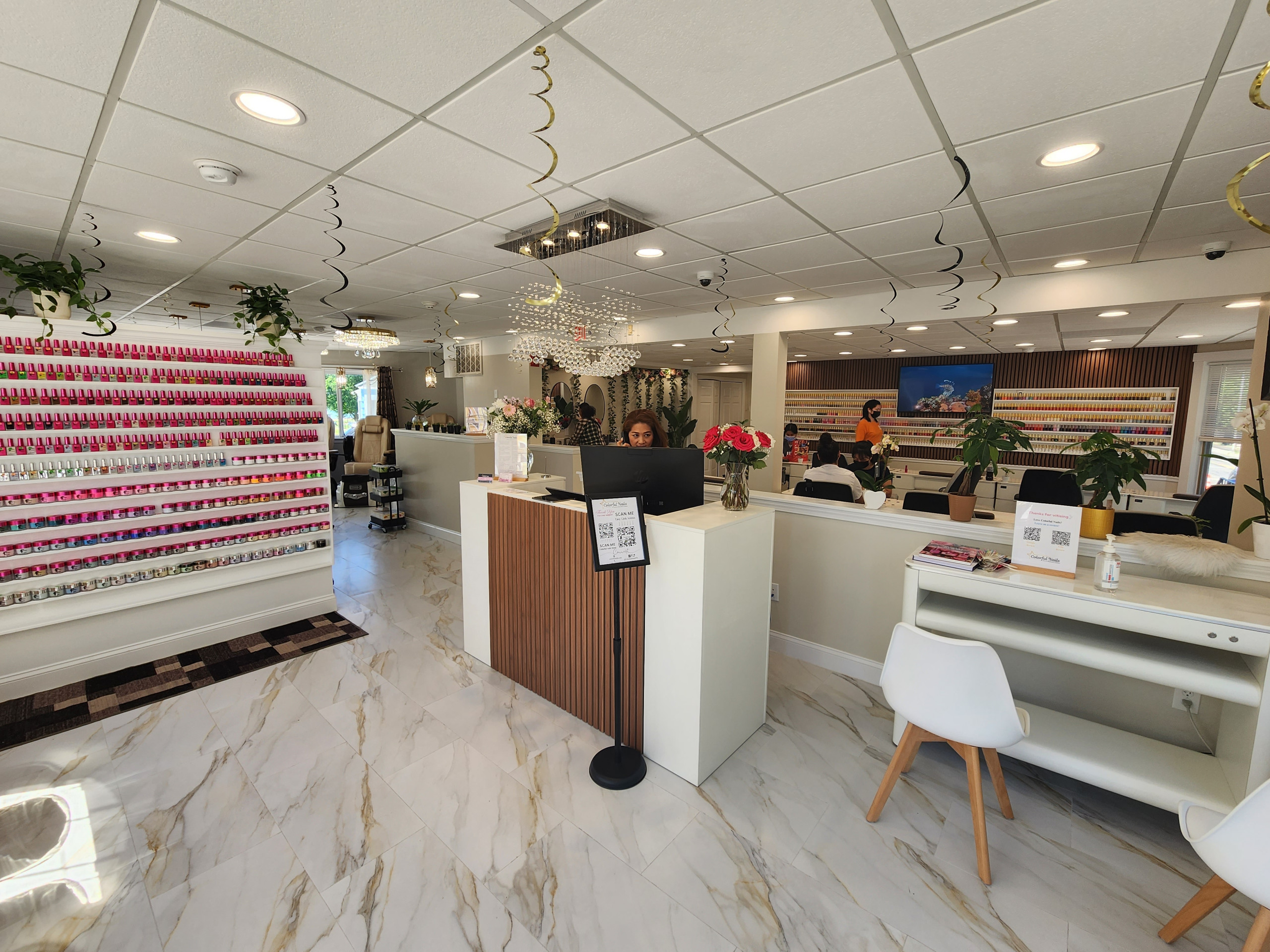 Colorful Nails Salon
