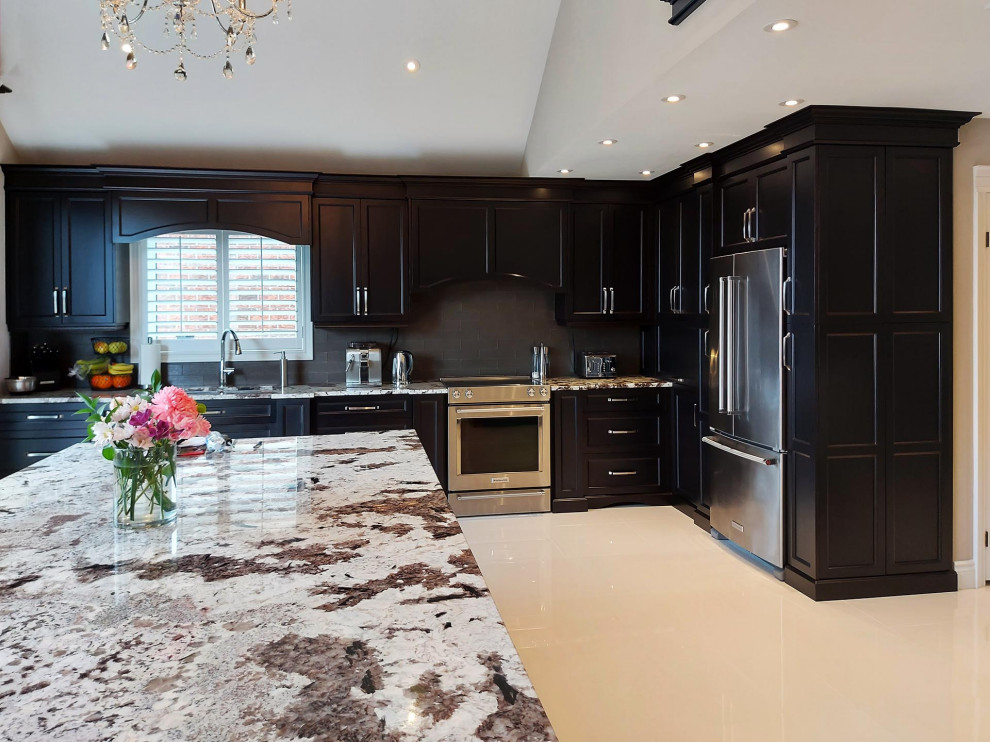 Mid-sized transitional kitchen photo in Toronto