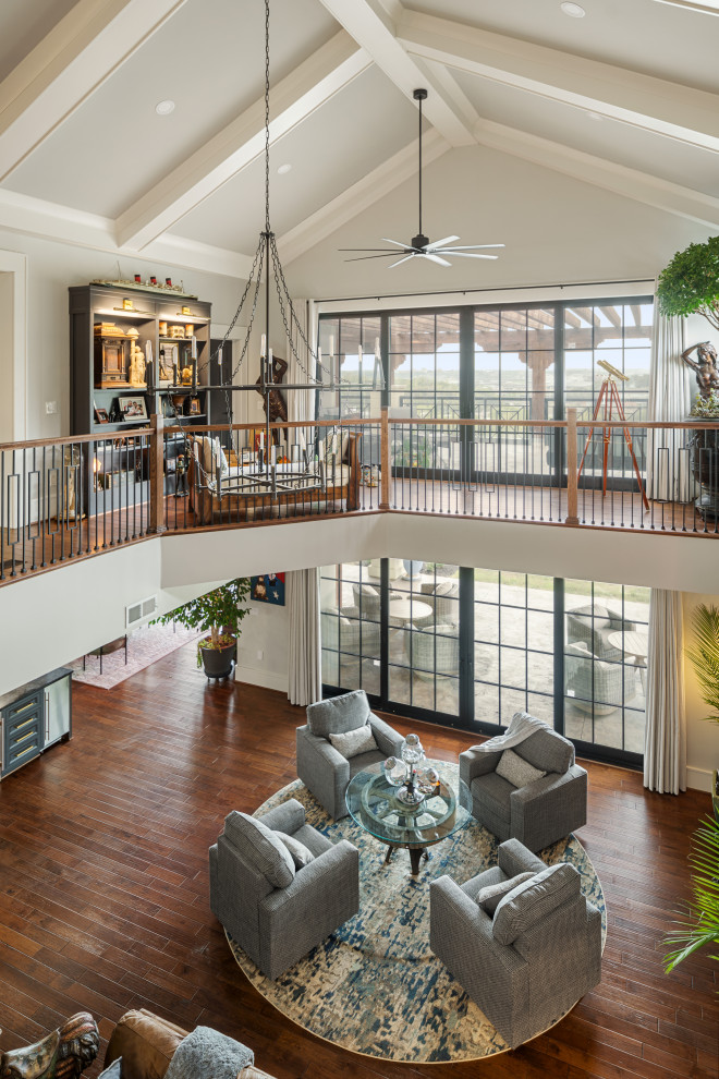 Transitional living room photo in Kansas City