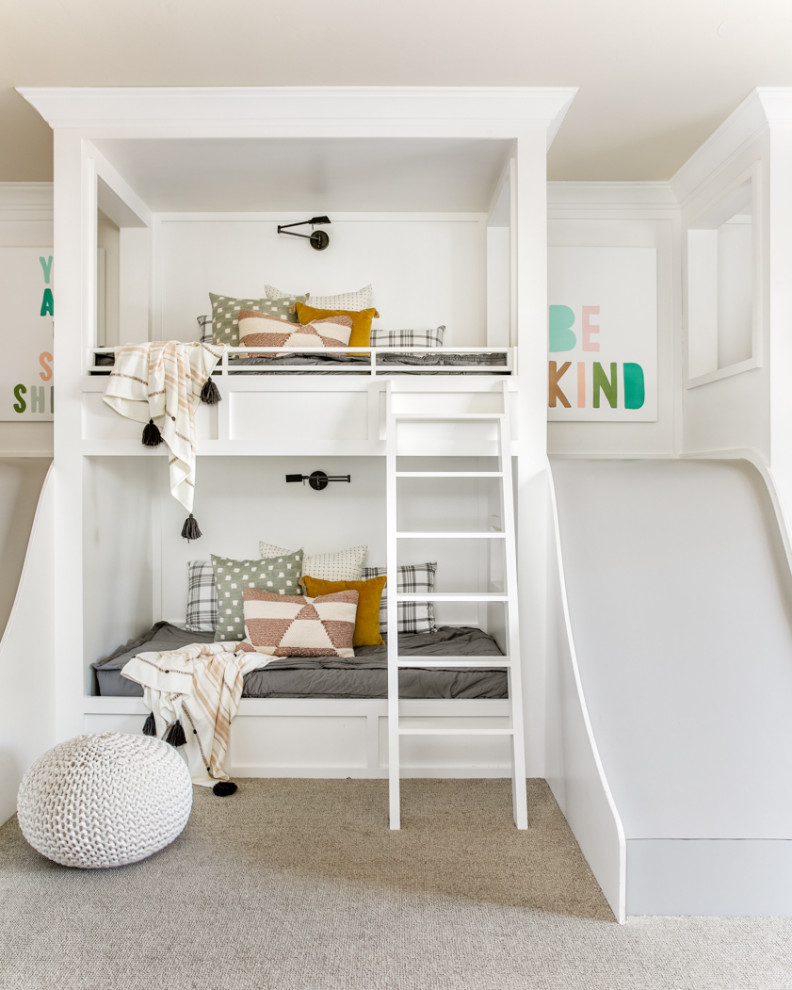 Inspiration for a traditional kids' bedroom in Oklahoma City.