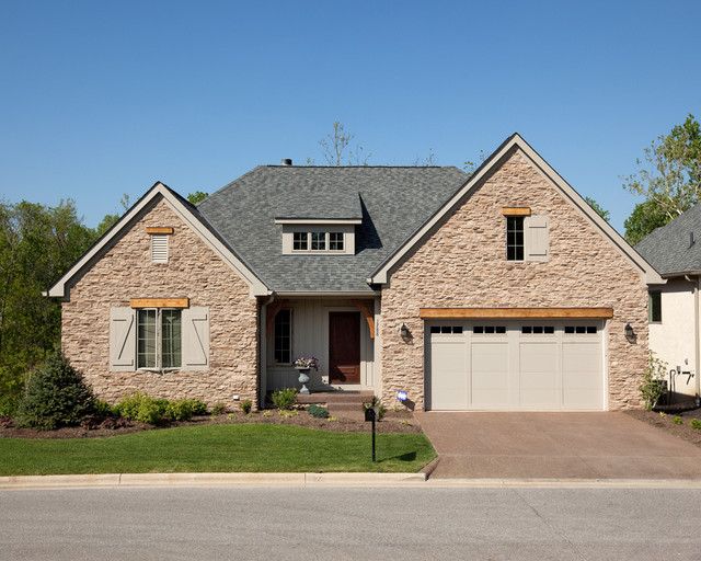 River House traditional-exterior