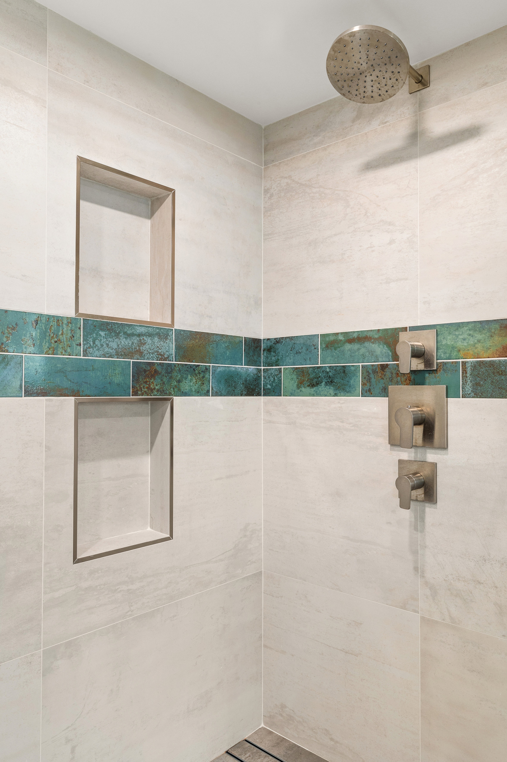 Santa Monica / Complete Bathroom Remodel