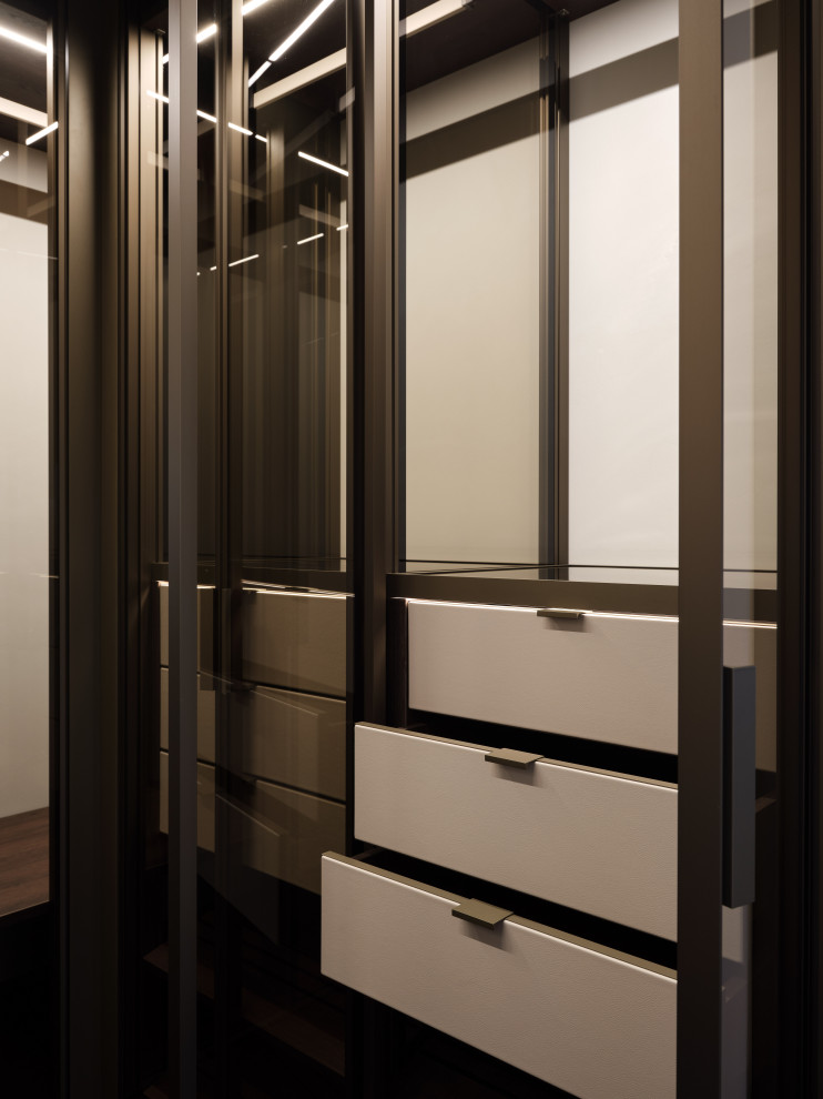 Стеклянная гардеробная система