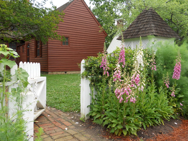 Spring Garden Ideas From Colonial, Colonial Gardens Landscaping Williamsburg Va
