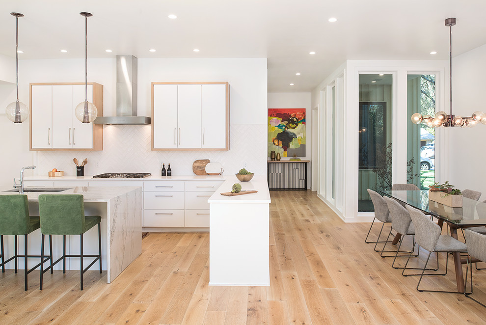 Inspiration for a transitional kitchen remodel in Austin