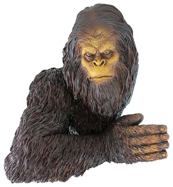 yeti bigfoot tree statue