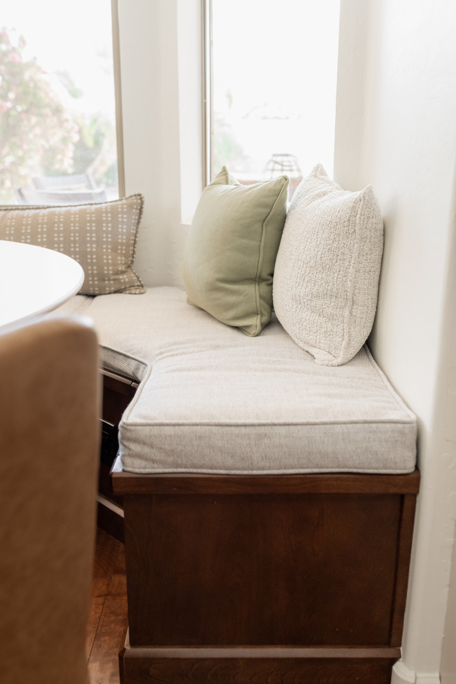 Inspiration for a transitional home design remodel in Phoenix