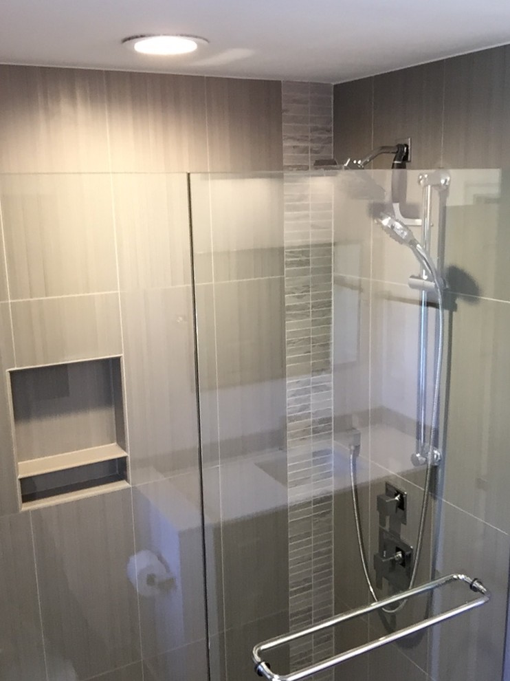 Salomon guest bathroom