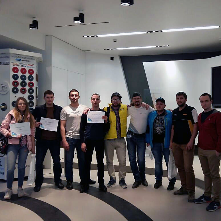 Надо много учиться, чтобы осознать, что знаешь мало.