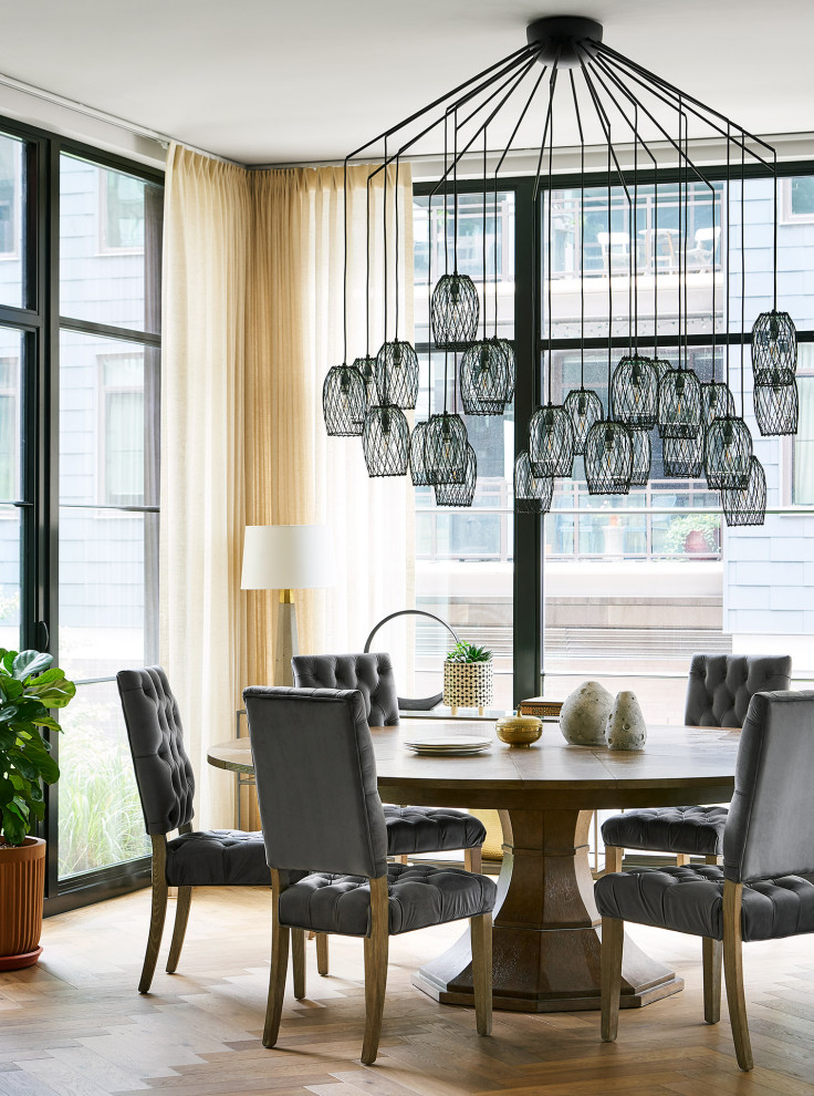 Inspiration for a transitional dining room remodel in Chicago