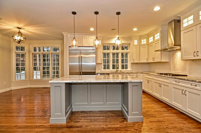Updated Transitional Two-Tone Kitchen traditional-kitchen