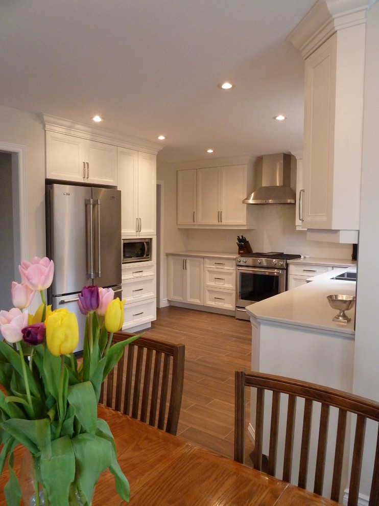Home design - transitional home design idea in Toronto