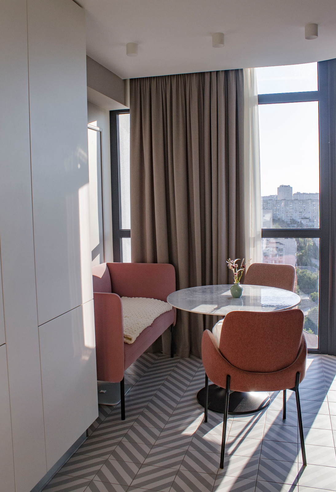 12 этажей над уровнем моря