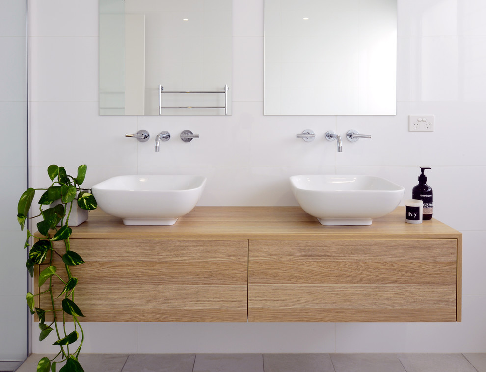 This is an example of a modern bathroom in Wollongong.
