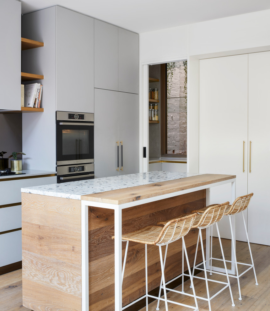 Design ideas for a contemporary kitchen in Melbourne.