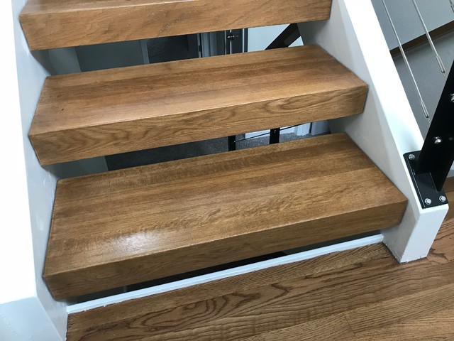 Cable railing IR midcentury-staircase