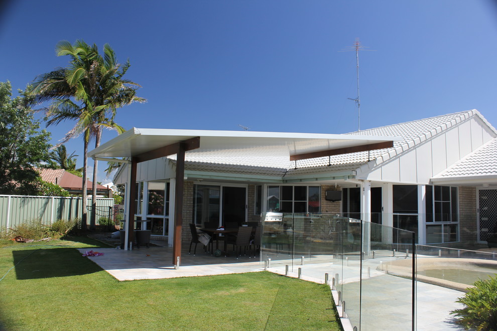 Photo of a modern verandah in Sunshine Coast.