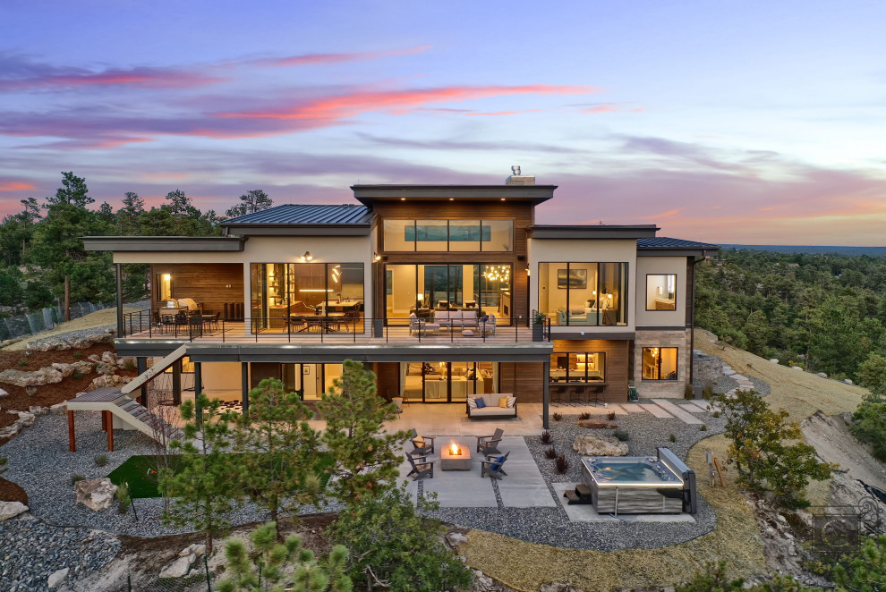 Photo of a large modern exterior in Austin.