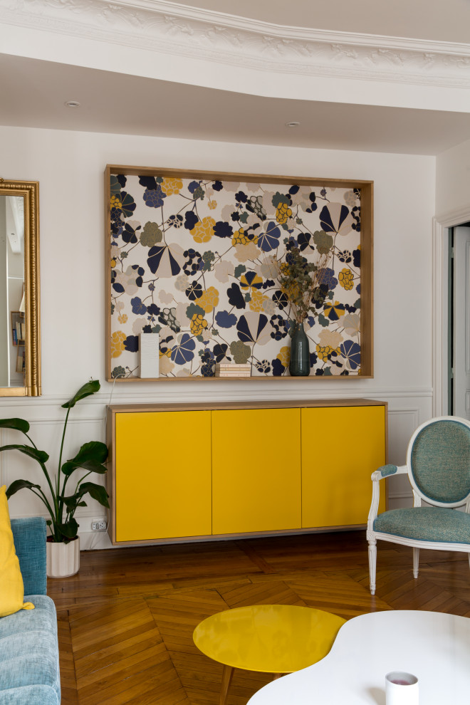 Design ideas for a contemporary living room in Paris with yellow walls.