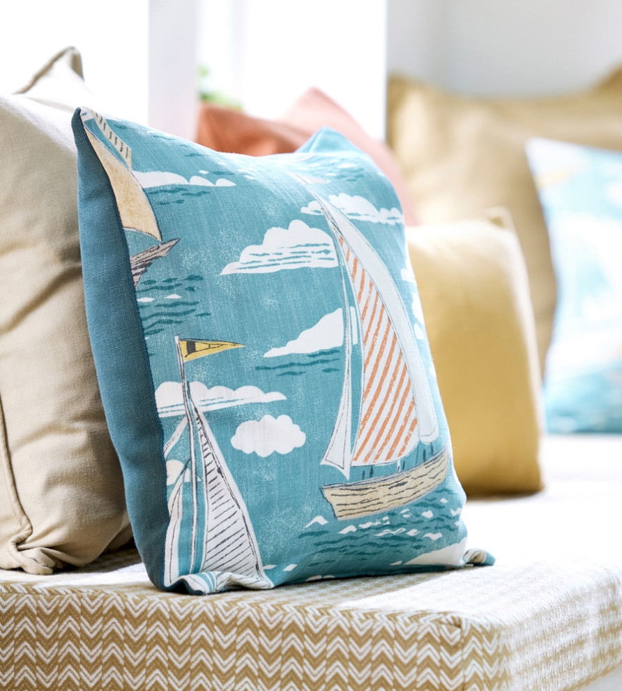Декоративные подушки с детской тематикой