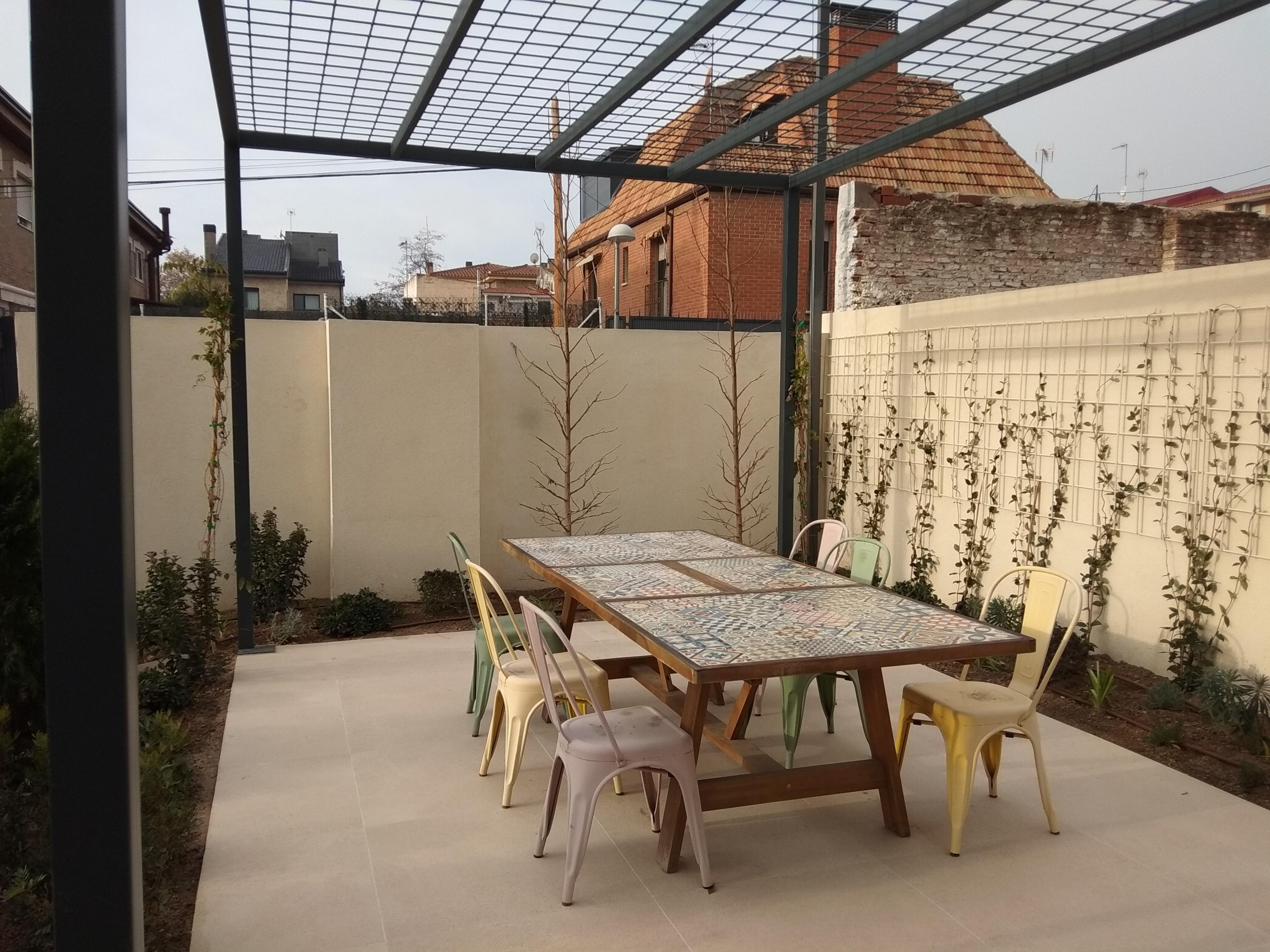 Jardín moderno con encanto