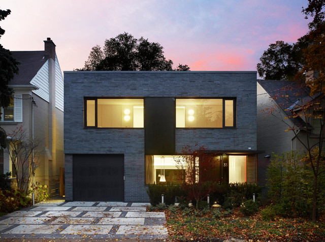 House with a Red Wall modern-fasad