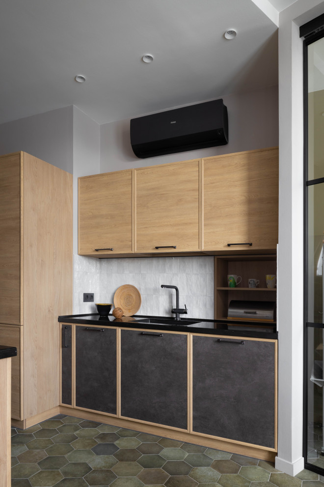 квартира с попугаями