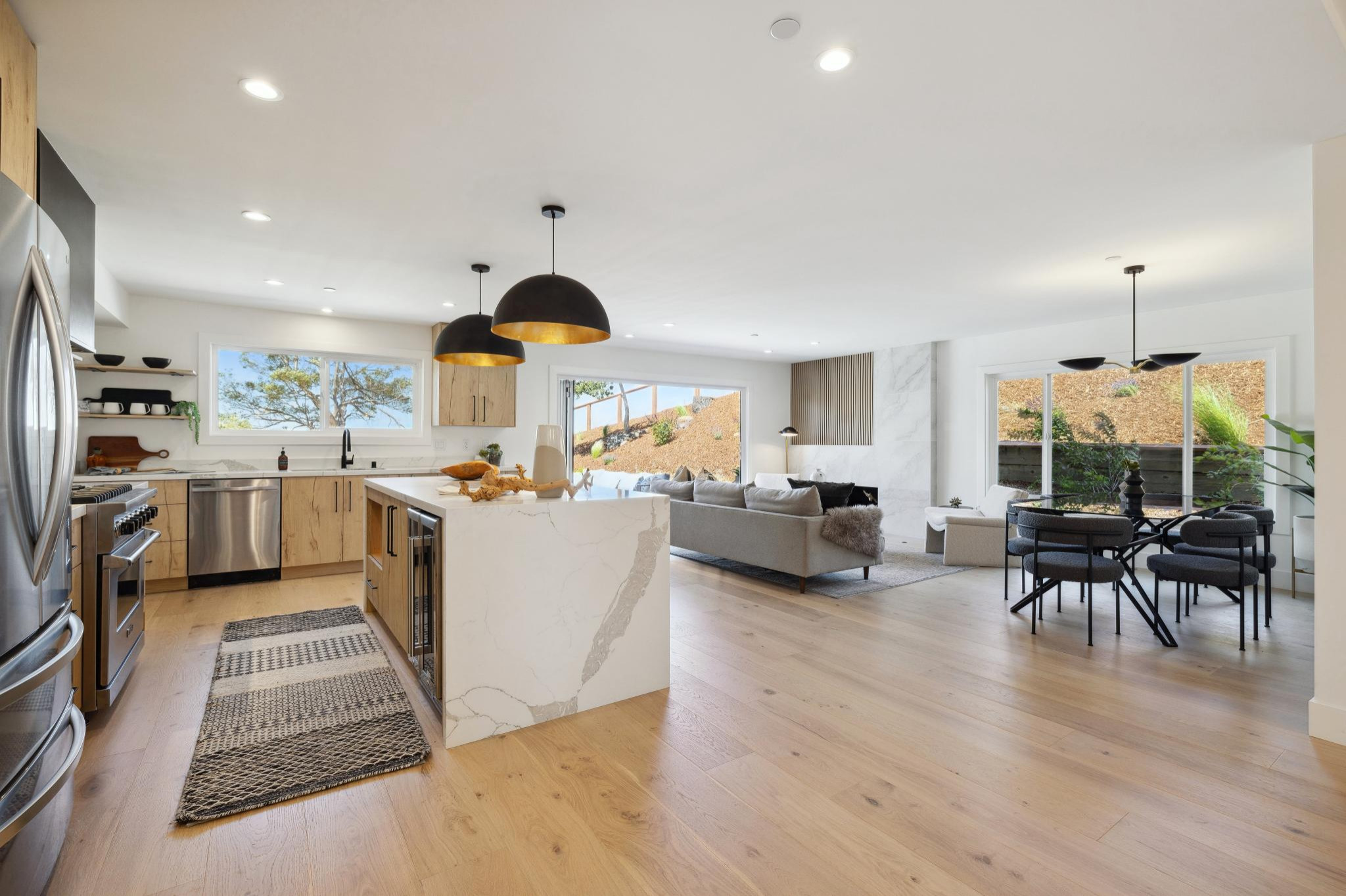 HOME STAGING