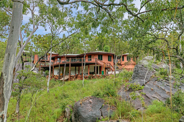 Off Grid Project rustikt-hus-og-facade