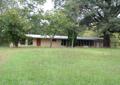 Help- what color paint/ details for old concrete block farm house? Help- what color paint/ details for old concrete block farm house?