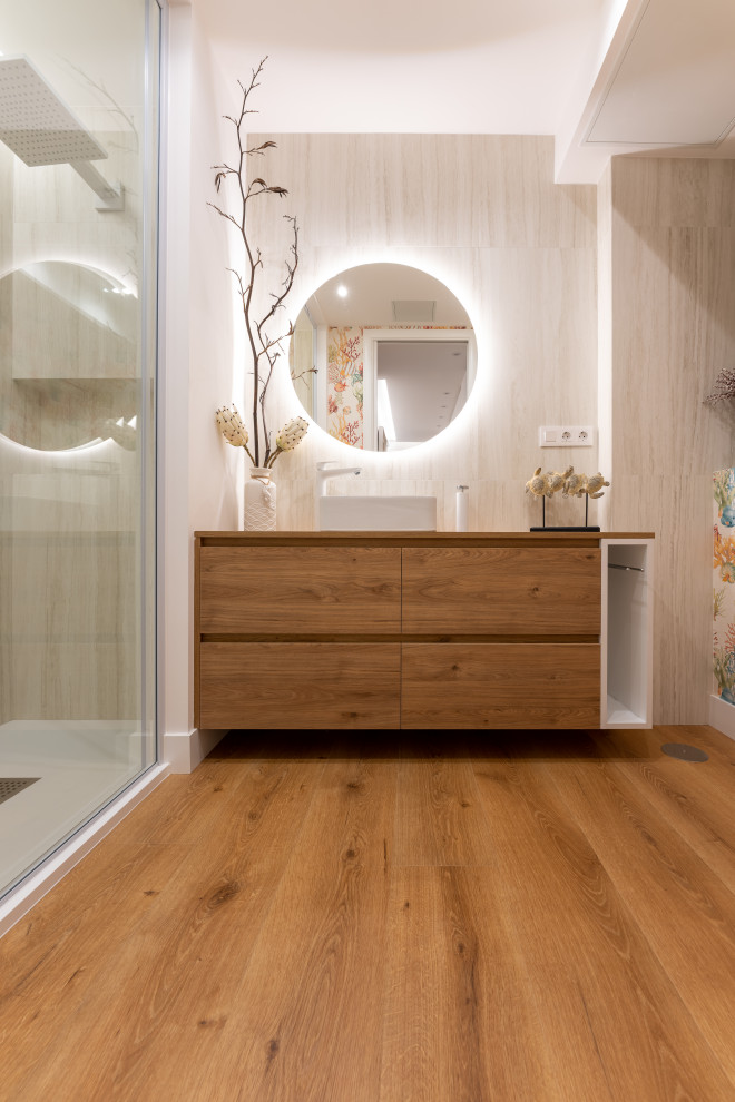 Atico "capricho" con algunos muebles de familia.