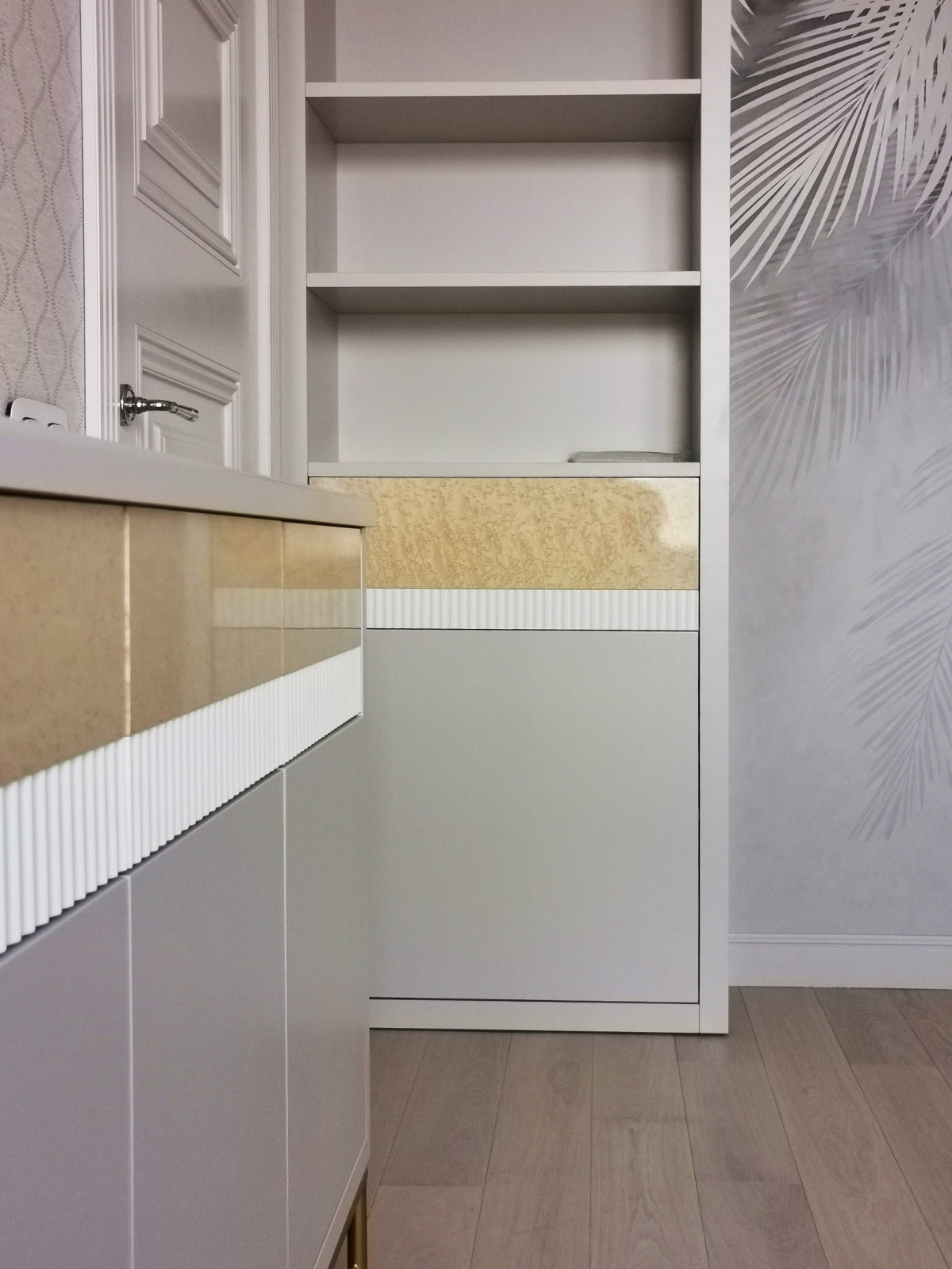 Волга. Комод и стеллаж в комнату девочки.