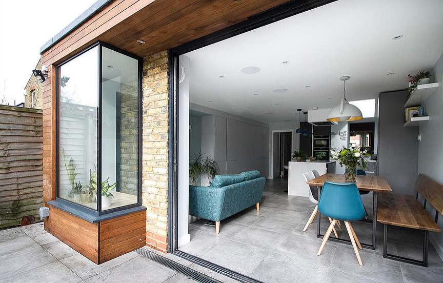 Contemporary open plan kitchen