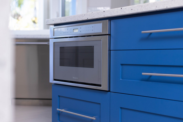Midcentury Vibes midcentury-kitchen