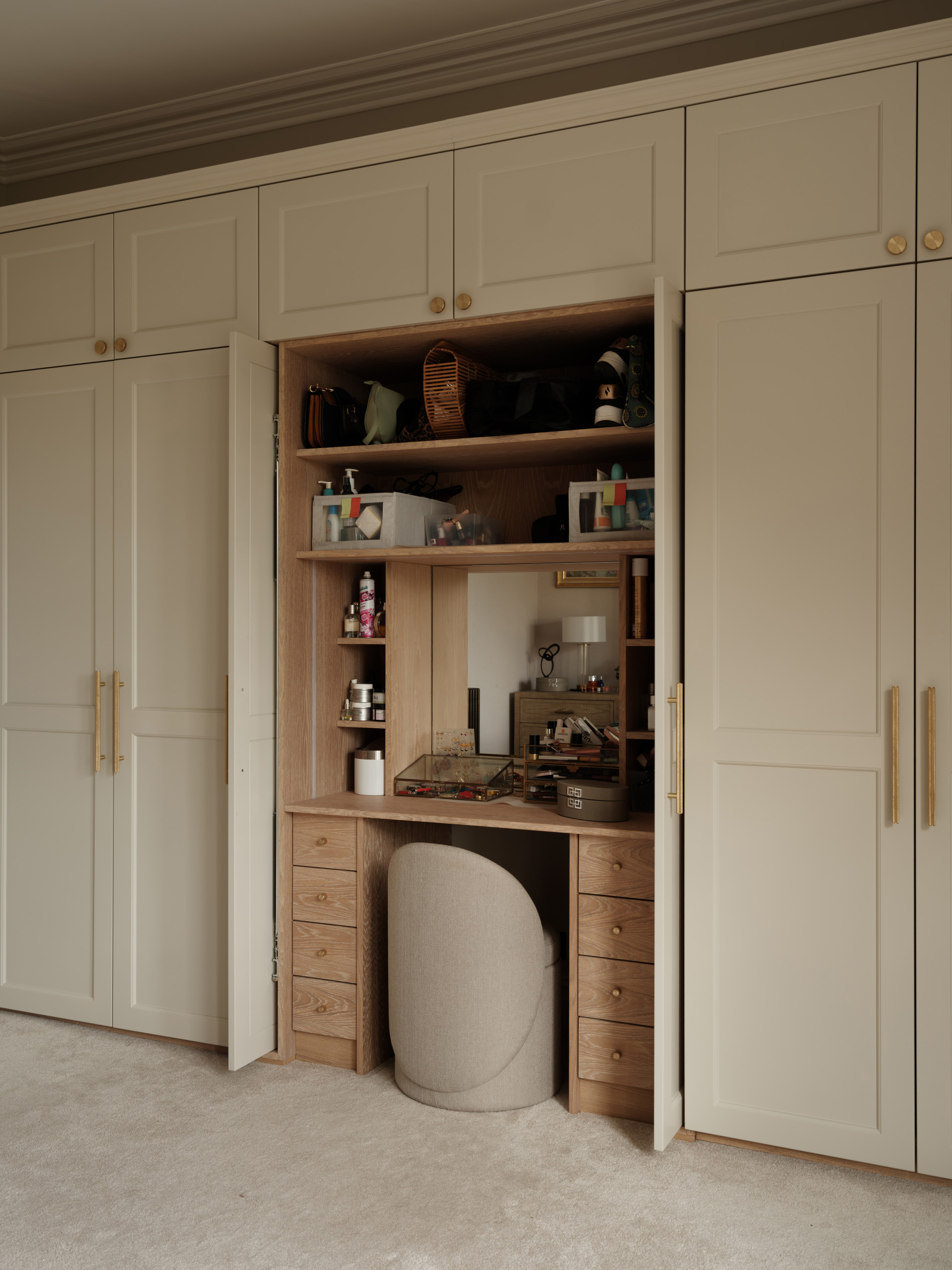 75 Most Popular 75 Beautiful Built-in Wardrobe Ideas and Designs Design Ideas for May 2026 | Houzz IE 75 Most Popular 75 Beautiful Built-in Wardrobe Ideas and Designs Design Ideas for May 2026 | Houzz IE