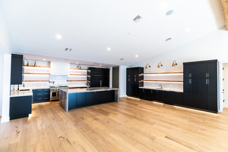 Home design - transitional home design idea in Phoenix
