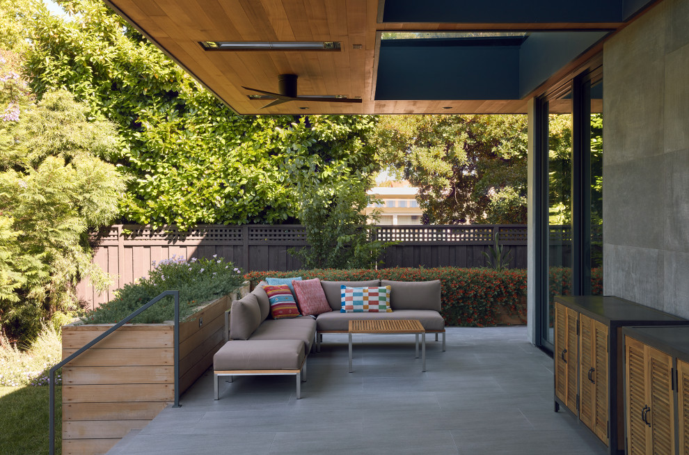 Patio - modern patio idea in San Francisco