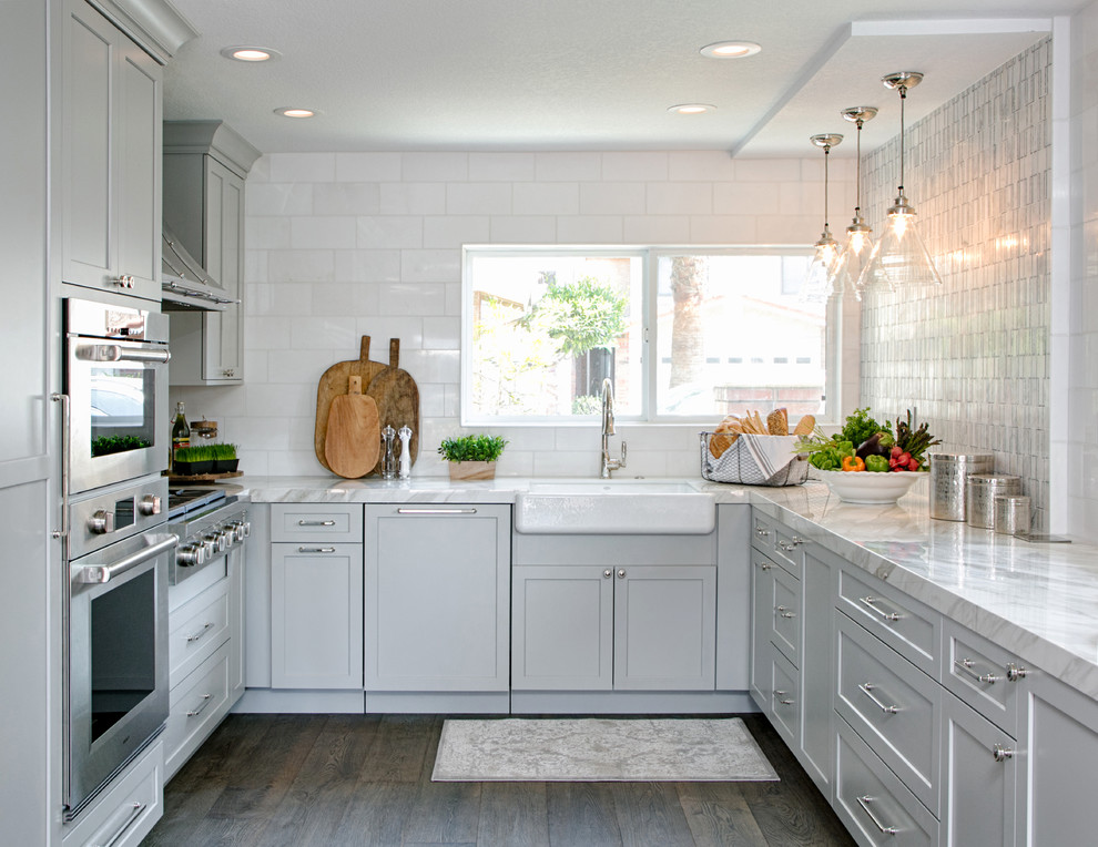 Kitchen - transitional kitchen idea in Orange County