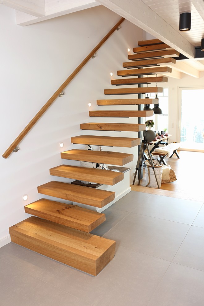 Mittelgroße Industrial Treppe in Hannover